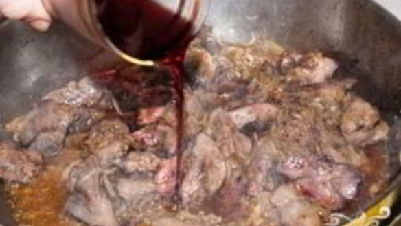 ШАГ 6. печень индейки с яблоками