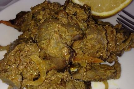Печень куриная, тушеная с карри
