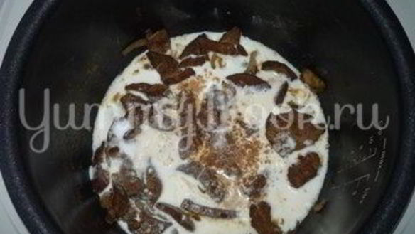 ШАГ 3. печень под соусом бешамель из мультиварки