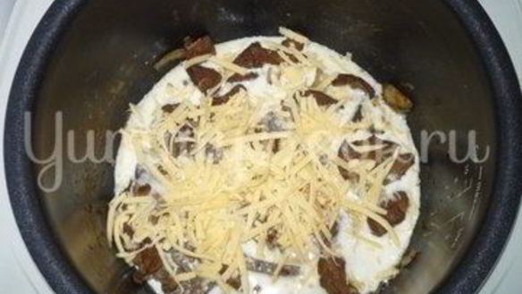 ШАГ 4. печень под соусом бешамель из мультиварки