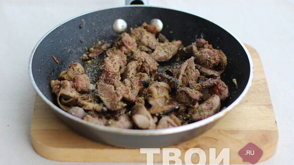 ШАГ 5. печень с грибами