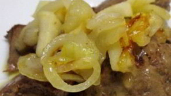 ШАГ 3. печень с яблоками в мультиварке