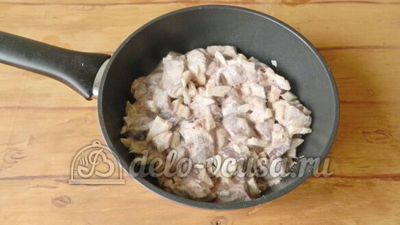 ШАГ 4. печень свиная тушеная в сметане