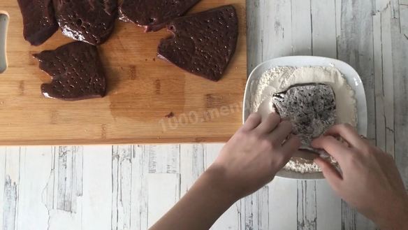 ШАГ 5. печень в муке