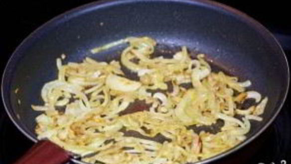 ШАГ 2. печенка с подливкой