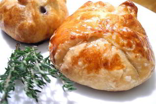 Печенка в кафтане из слоеного теста