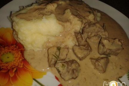 Печенка в сырном соусе