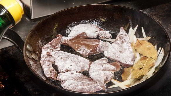 ШАГ 5. телячья печень