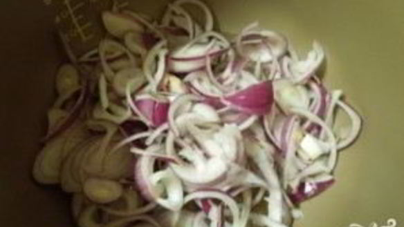 ШАГ 2. тушеная куриная печень в мультиварке