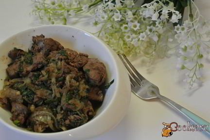 Жареная куриная печень с кинзой