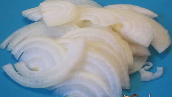 ШАГ 2. жареная куриная печень с кинзой