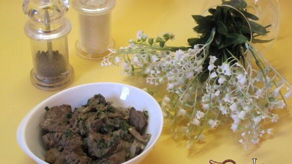 ШАГ 8. жареная куриная печень с кинзой