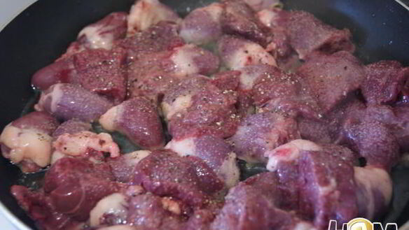 ШАГ 4. жареная куриная печень с сердечками