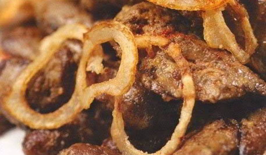 Рецепт жареная куриная печенка с луком и специями