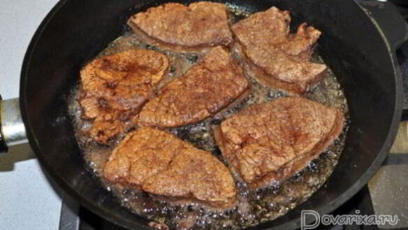 ШАГ 5. жареная печень, маринованная в соевом соусе