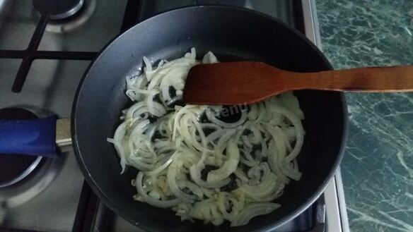 ШАГ 5. жареная печень с луком