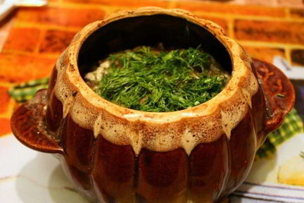 Пельмени с грибами в горшочках