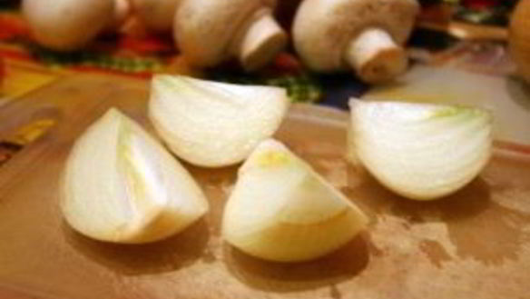 ШАГ 2. пельмени с грибами в горшочках