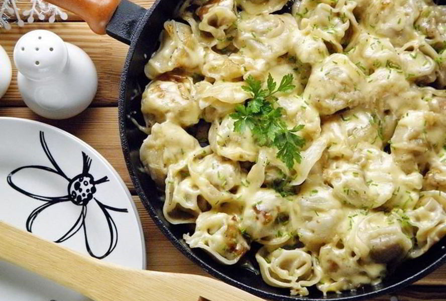 Жареные пельмени с сыром