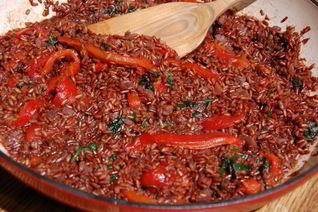 Паэлья из красного риса