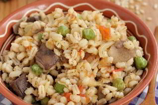 Паэлья из перловой крупы и лесных грибов