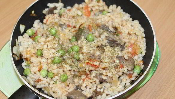 ШАГ 6. паэлья из перловой крупы и лесных грибов