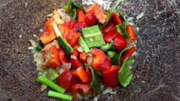 ШАГ 2. паэлья в казане