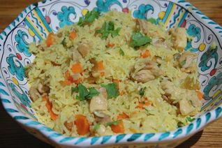 Пилав с курицей, изюмом и кедровыми орешками