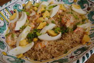 Плов из бурого риса с креветками