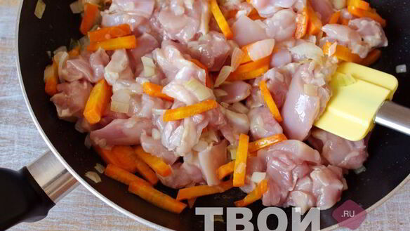 ШАГ 3. плов на сковороде