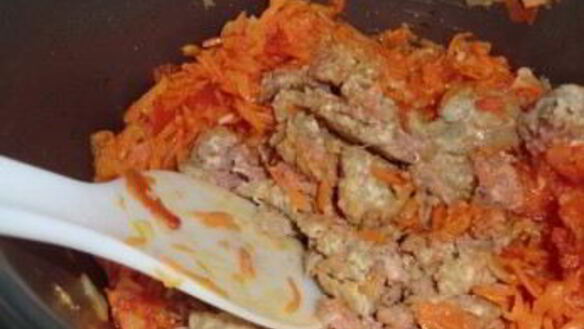 ШАГ 2. плов с фаршем в мультиварке