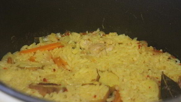 ШАГ 8. плов с курицей и курагой в мультиварке