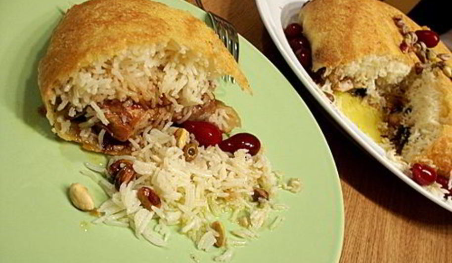 Рецепт плов с курицей и сухофруктами в тесте