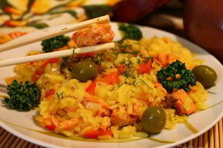 Плов с рыбой в горшочке