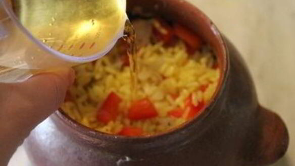 ШАГ 12. плов с рыбой в горшочке