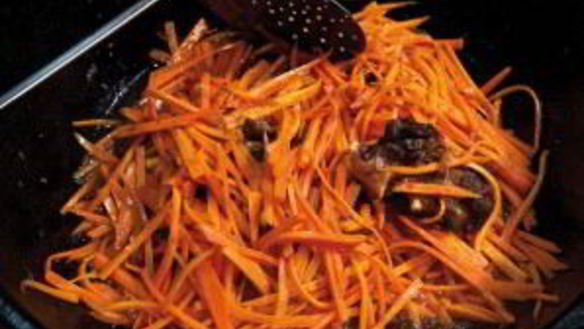 ШАГ 7. плов в казане на плите