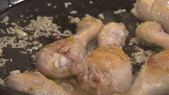 ШАГ 4. весенняя паэлья с курицей и молодыми овощами