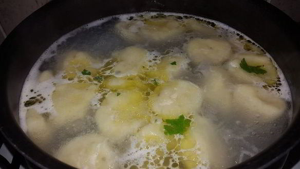 ШАГ 9. постные картофельные клецки с луком, грибами и сельдереем