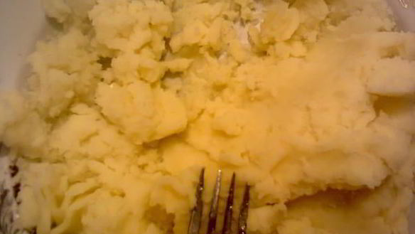 ШАГ 3. пюре картофельное с киви