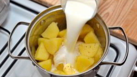 ШАГ 3. пюре картофельное с молоком