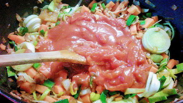 ШАГ 7. говяжье рагу в томатно-сливочном соусе