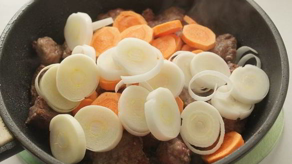 ШАГ 3. ирландское рагу в мультиварке