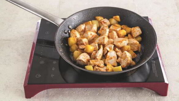 ШАГ 4. испанское рагу с курицей и картошкой