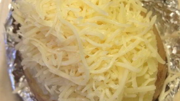 ШАГ 6. картофель, запеченный в фольге с мясным рагу