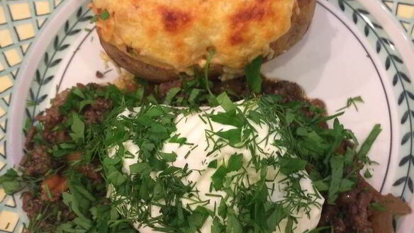 ШАГ 7. картофель, запеченный в фольге с мясным рагу