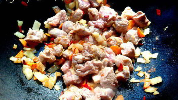 ШАГ 2. мясное рагу с молодыми овощами