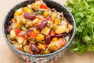 Овощное рагу с красной фасолью
