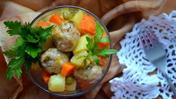 ШАГ 5. овощное рагу с куриными шариками