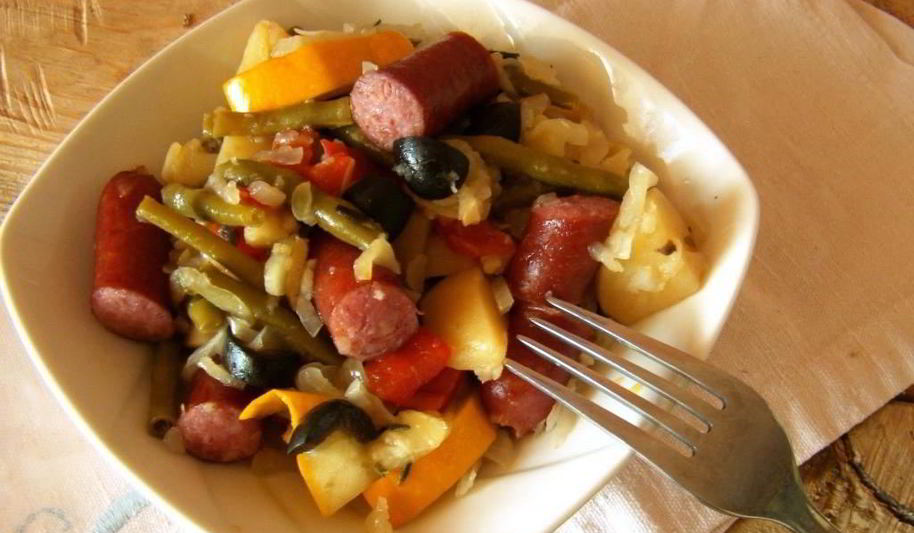 Рецепт овощное рагу с охотничьими колбасками