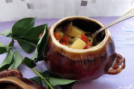 Овощное рагу в горшочках